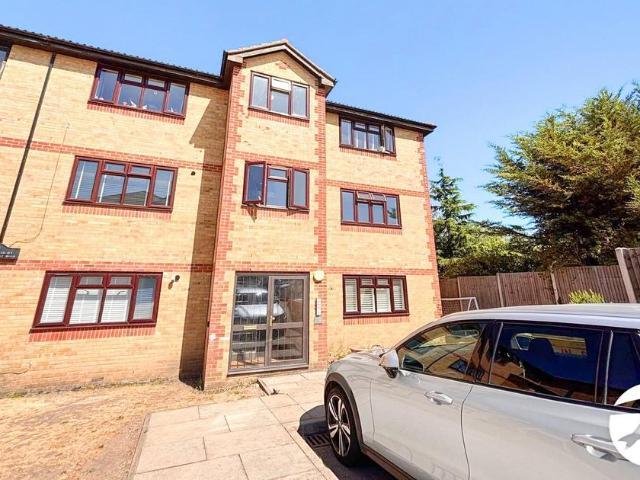 Apartment for rent in Lessness Heath, Greater London