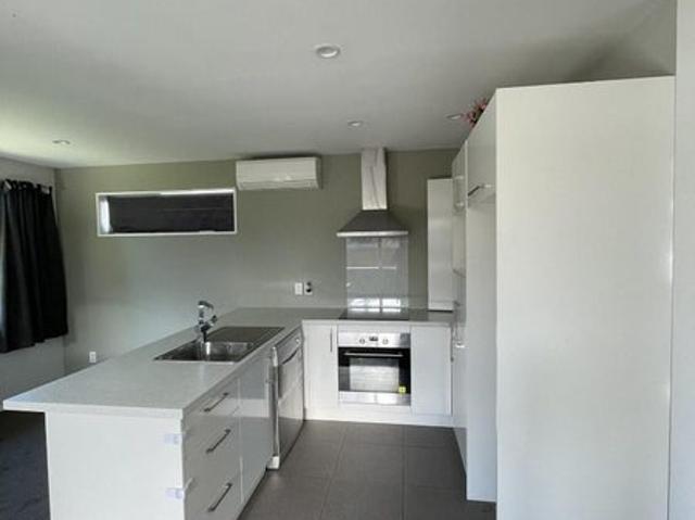 House for rent in Chaslands, Canterbury