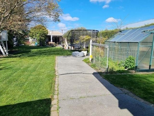 House for rent in Chaslands, Canterbury