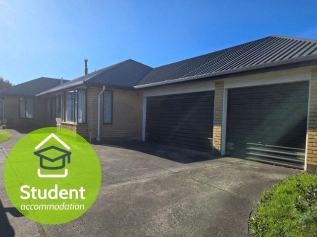 House for rent in Chaslands, Canterbury