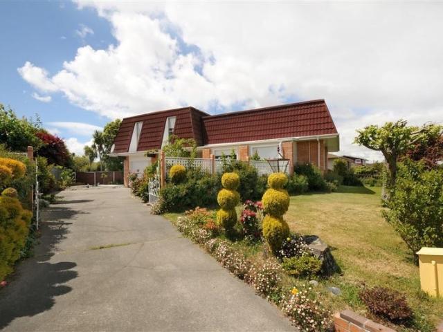 House for rent in Chaslands, Canterbury