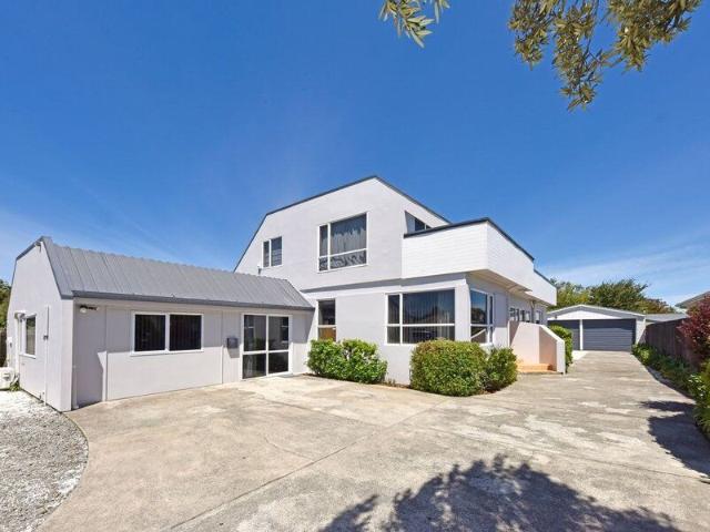House for rent in Chaslands, Canterbury