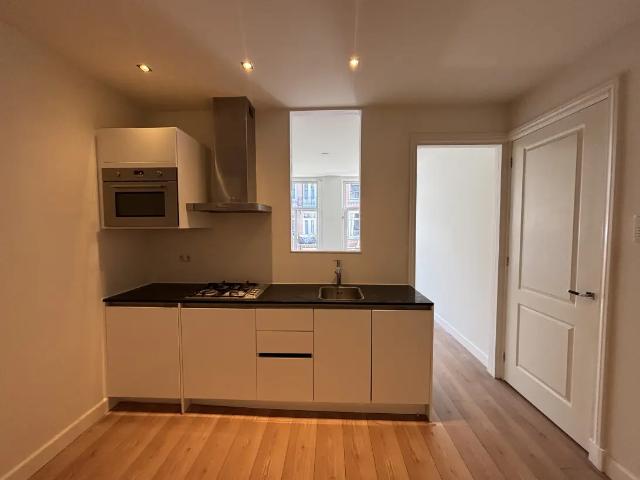 Appartement te huur in Zuid, Amsterdam