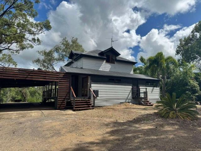 Cottage for sale in Nebo, Queensland