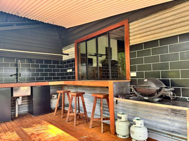 Cottage for sale in Nebo, Queensland