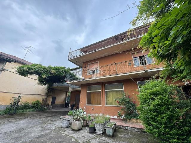Rustico in vendita a Ciserano, Bergamo