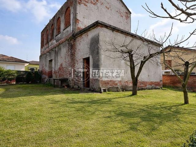 Rustico in vendita a Casaleggio Novara, Novara