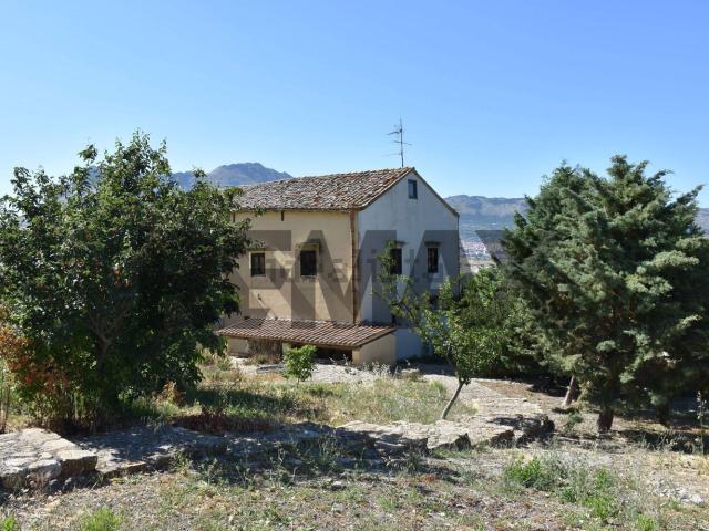 Rustico in vendita a Piana Degli Albanesi, Sicilia