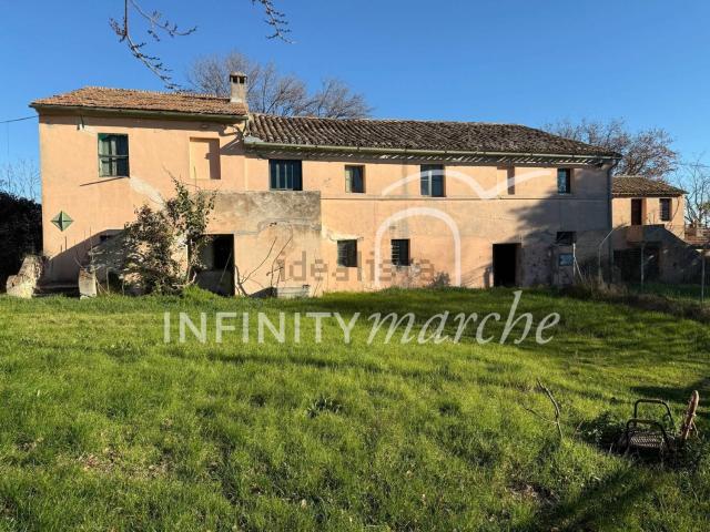 Rustico in vendita a Contrada Sant'Agostino, Recanati
