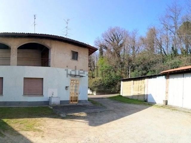 Rustico in vendita a Meda, Lombardia