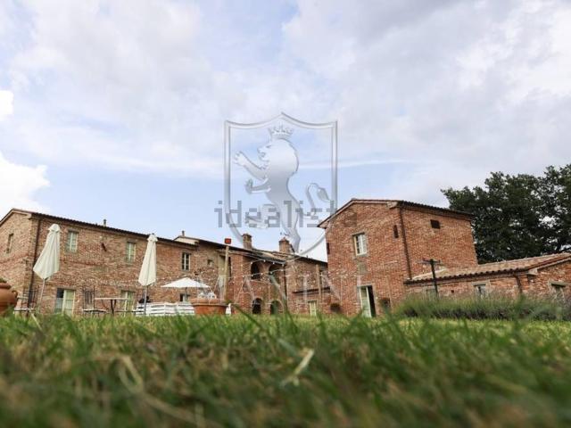 Rustico in vendita a Foiano Della Chiana, Toscana