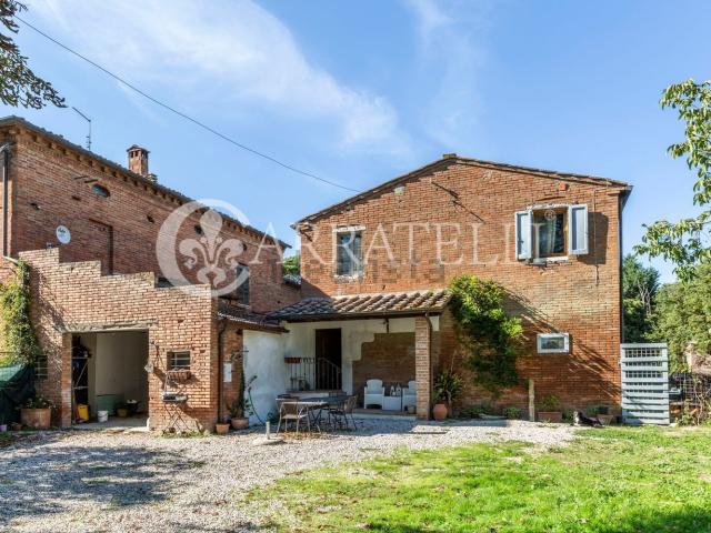 Rustico in vendita a Foiano Della Chiana, Toscana