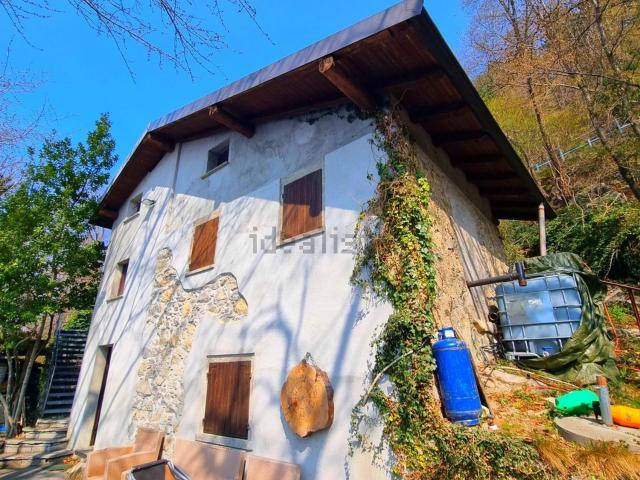 Rustico in vendita a Gorla, Veleso