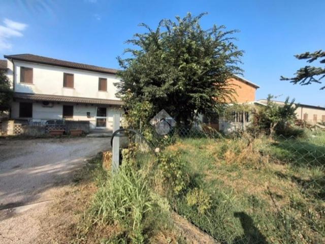 Rustico in vendita a San Pietro Di Morubio, Veneto