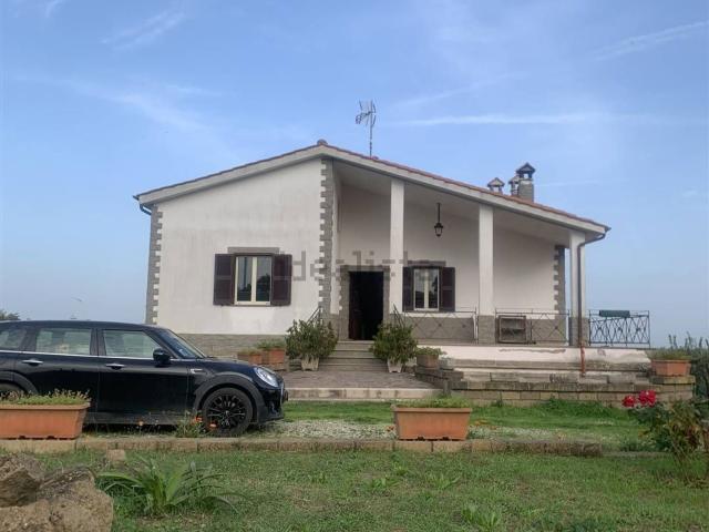 Rustico in vendita a Piansano, Lazio