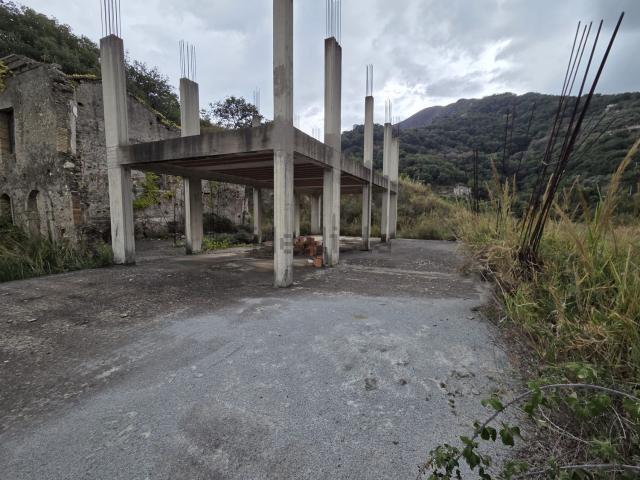 Rustico in vendita a Santa Lucia Di, Sicilia