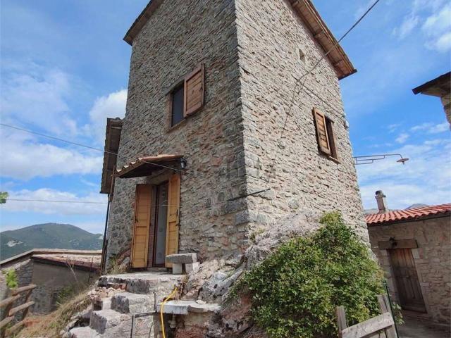 Rustico in vendita a Spoleto, Umbria