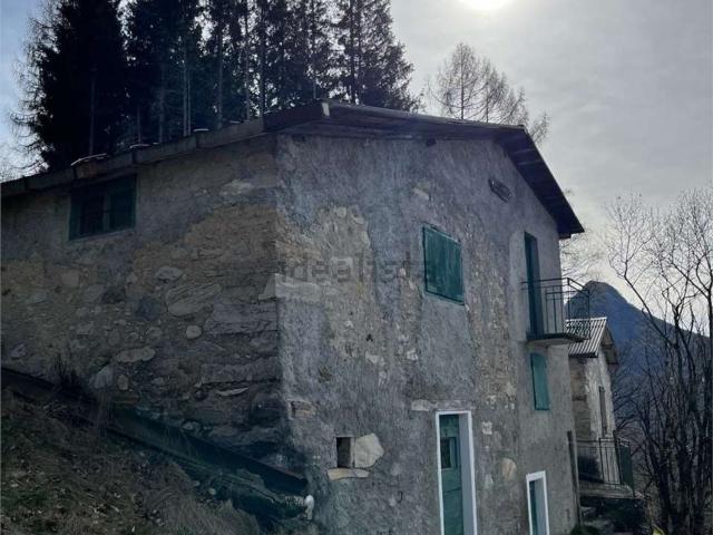 Rustico in vendita a Vesbio, Schignano