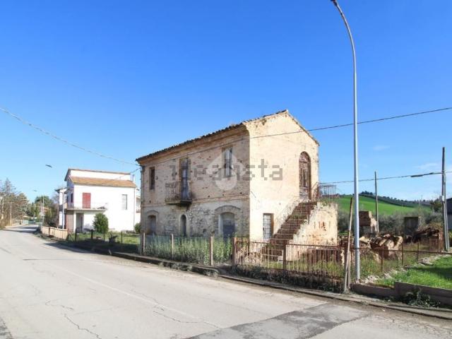 Rustico in vendita a Unione dei Comuni della Val Vibrata, Sant'omero
