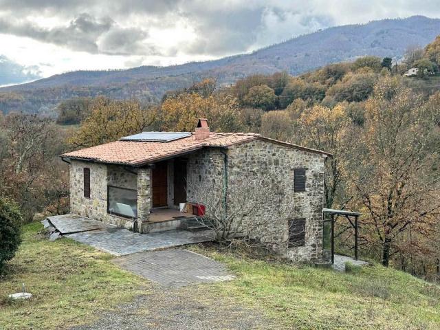 Rustico in vendita a Castelnuovo Val Di Cecina, Toscana