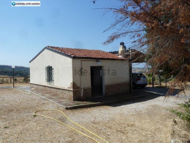 Rustico in vendita a Montenero di Bisaccia, Molise