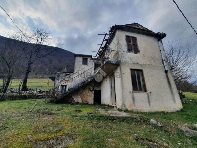Rustico in vendita a Collepardo, Lazio