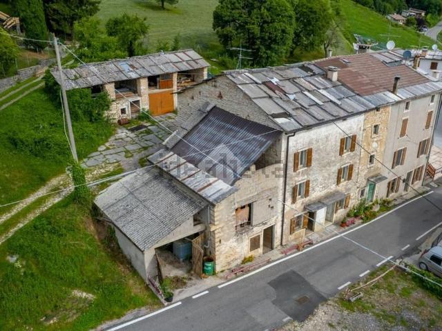 Rustico in vendita a Bosco Chiesanuova, Veneto
