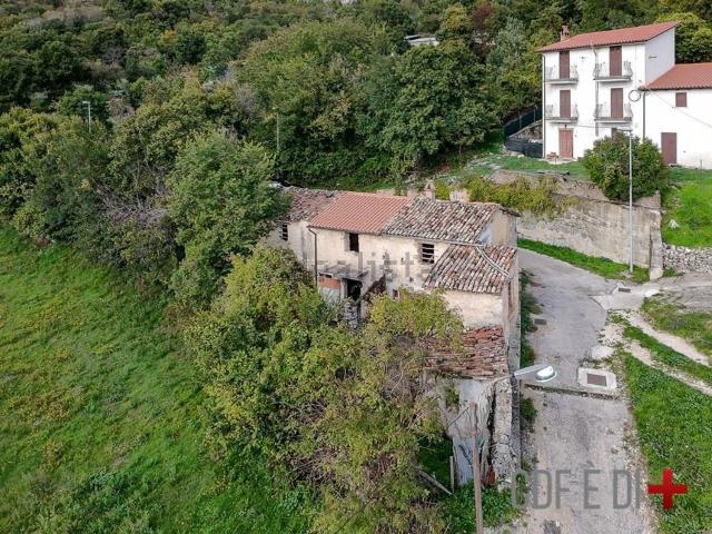 Rustico in vendita a Fiamignano, Lazio