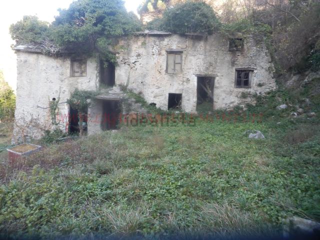Rustico in vendita a Albisola Superiore, Liguria