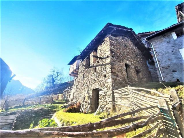 Rustico in vendita a Perloz, Aosta