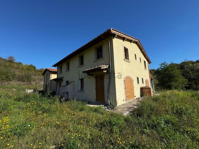 Rustico in vendita a Castelfranco Piandiscò, Toscana