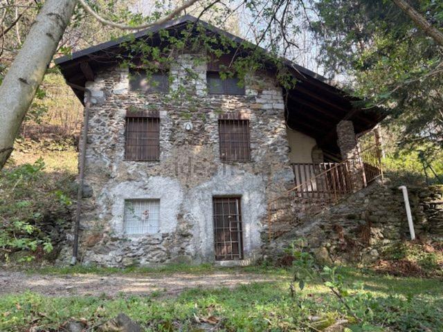 Rustico in vendita a Comunità montana della valle Camonica, Berzo Demo