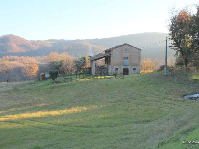Rustico in vendita a Lesignano De' Bagni, Reggio Emilia