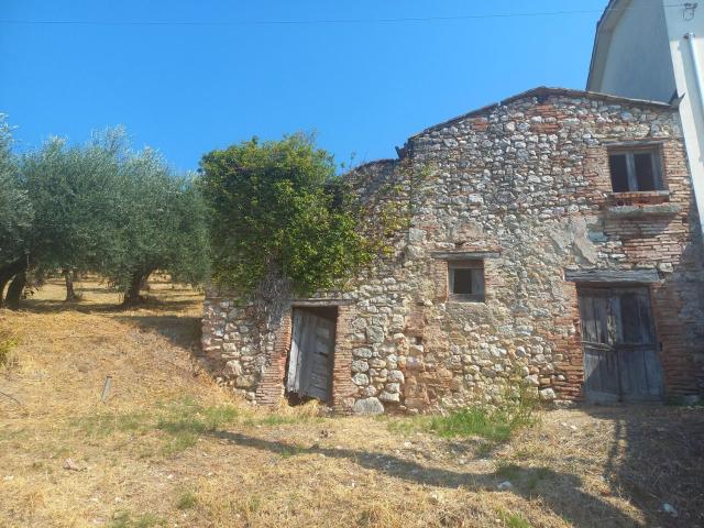 Rustico in vendita a Terni, Umbria