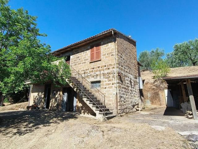 Rustico in vendita a Soriano Nel Cimino, Lazio