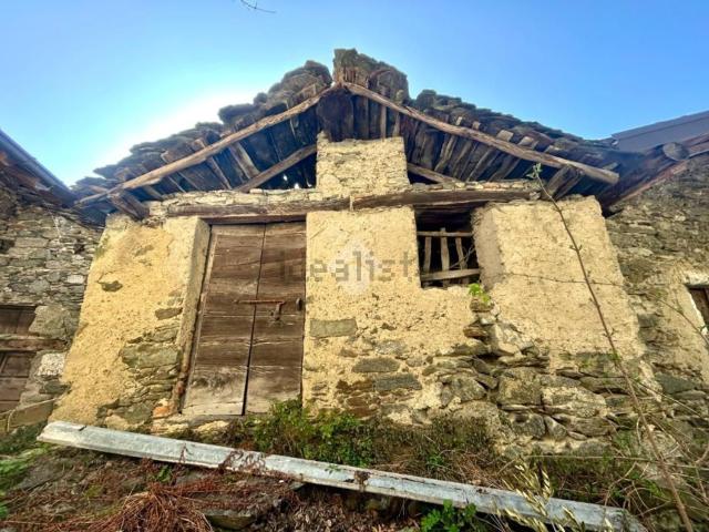 Rustico in vendita a Vercana, Lombardia