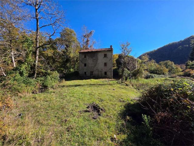 Rustico in vendita a Unione Comuni Garfagnana, Vagli Sotto