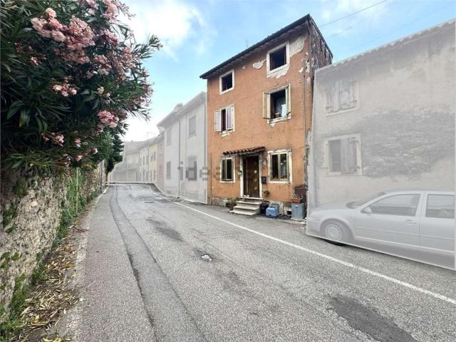 Rustico in vendita a Monteforte d'Alpone, Verona