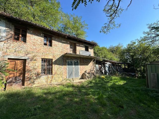 Rustico in vendita a Lugagnano Val d'Arda, Piacenza