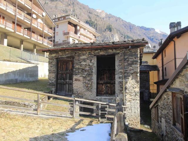 Rustico in vendita a Comunità Montana della Valle Brembana, Carona