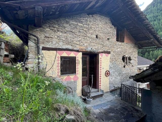 Rustico in vendita a Prazzo superiore, Prazzo
