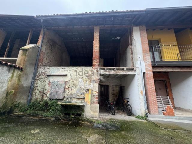 Rustico in vendita a Bottanuco, Lombardia