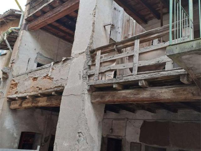 Rustico in vendita a Crevenna, Erba