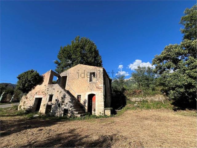 Rustico in vendita a San Donato Val Di Comino, Lazio