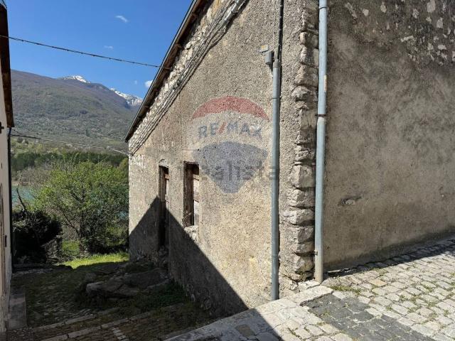 Rustico in vendita a Barrea, Abruzzo