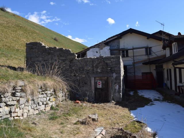 Rustico in vendita a Comunità Montana della Valle Brembana, Zambla Bassa
