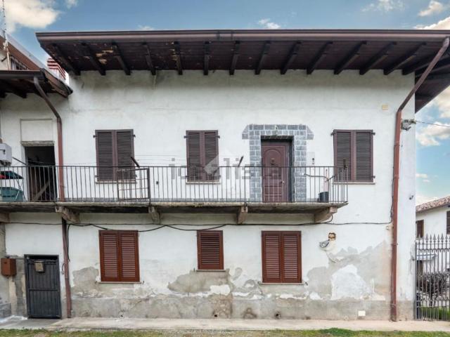 Rustico in vendita a Molino Ponte, Verano Brianza
