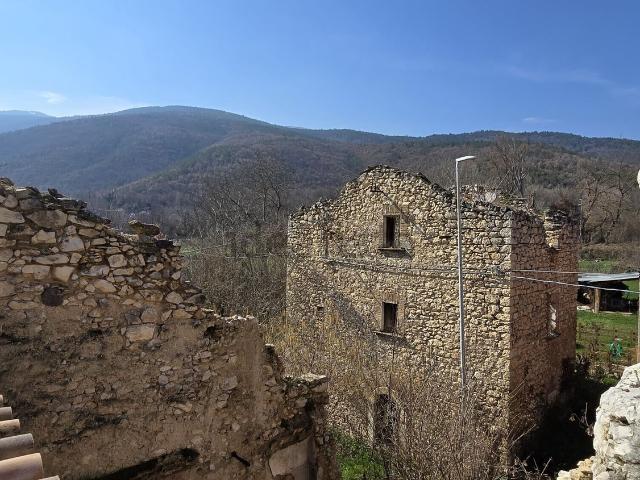 Rustico in vendita a Sulmona, Abruzzo