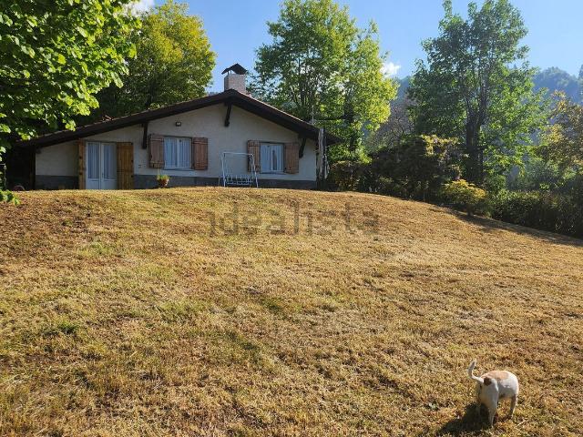 Rustico in vendita a Rovetta, Lombardia
