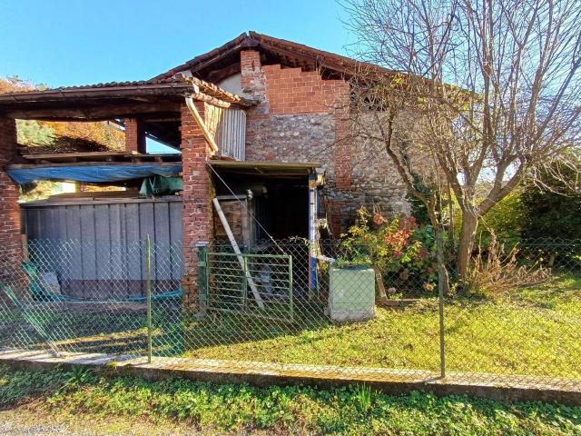 Rustico in vendita a Varallo Pombia, Novara
